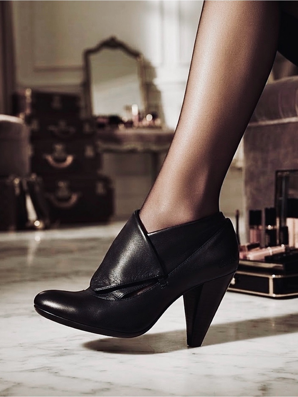Coach Black Leather Folded Vamp Cone Heel Pumps SO COMFORTABLE!